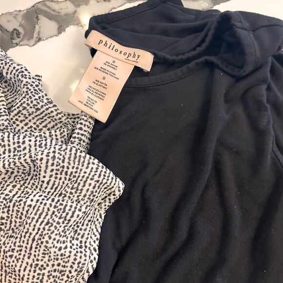 Bundle of women's small tops - Picture 4 of 5